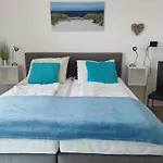 Mit Meerblick, 2 Schlafzi, Box- Bett, Sued- Balkon, Eig, Parkplatz, Glasfaser Apartment