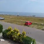 Mit Meerblick, 2 Schlafzimmer, Sued- Balkon, Parkplatz