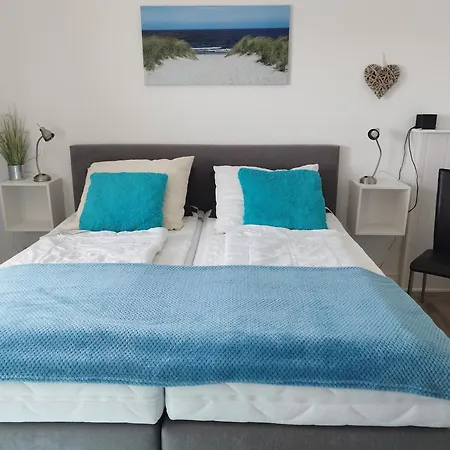 Mit Meerblick, 2 Schlafzimmer, Sued- Balkon, Parkplatz Daire