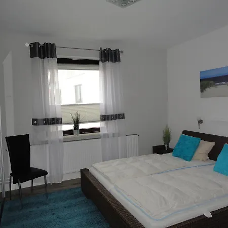 Mit Meerblick, 2 Schlafzimmer, Sued- Balkon, Parkplatz