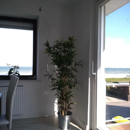 Διαμέρισμα Mit Meerblick, 2 Schlafzimmer, Sued- Balkon, Parkplatz